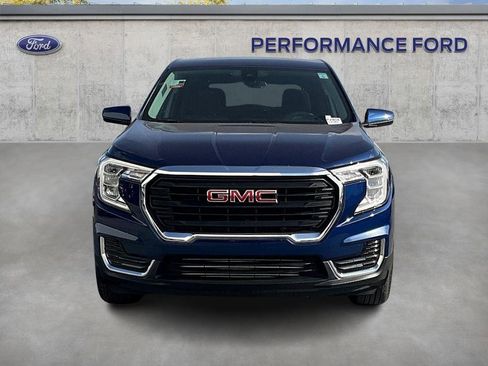 Used 2022 GMC Terrain SLE image 2