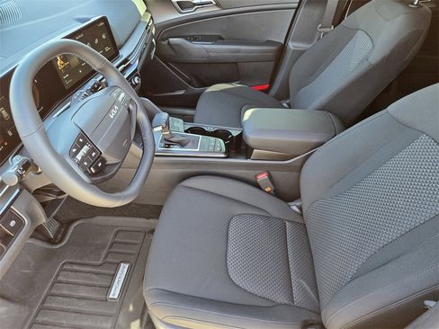 New 2026 Kia Sportage LX w/ LX Convenience Package image 9