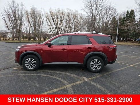 Used 2023 Nissan Pathfinder SL AWD/4WD image 1