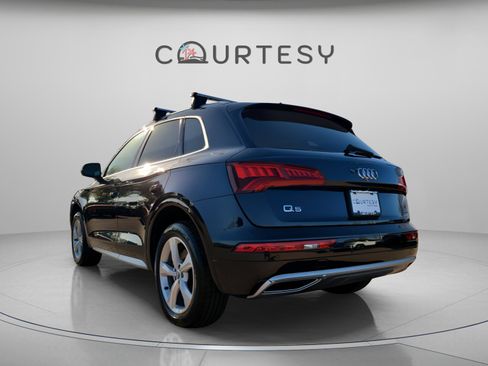Used 2020 Audi Q5 Premium Plus w/ Premium Plus Package image 6