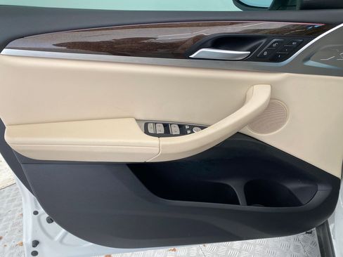 Certified 2023 BMW X4 xDrive30i w/ Premium Package image 11