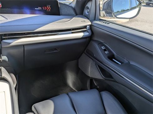 New 2025 Lincoln Navigator Reserve w/ Jet Appearance Package image 16