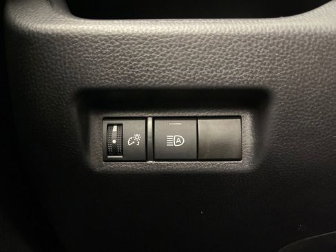 Certified 2025 Toyota RAV4 LE image 28