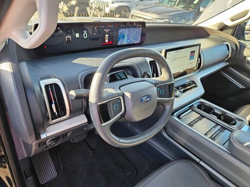 Used 2025 Ford Expedition Max Active AWD/4WD image 16
