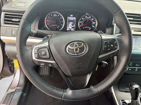 Used 2015 Toyota Camry SE FWD image 12