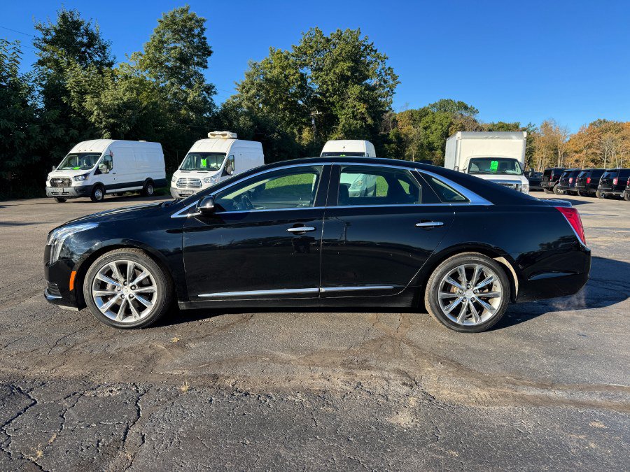 Used 2018 Cadillac XTS FWD image 2