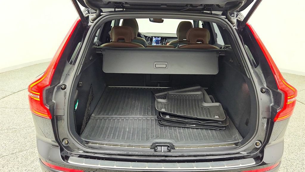 Used 2025 Volvo XC60 T8 Plus w/ Protection Package Premier AWD/4WD image 22