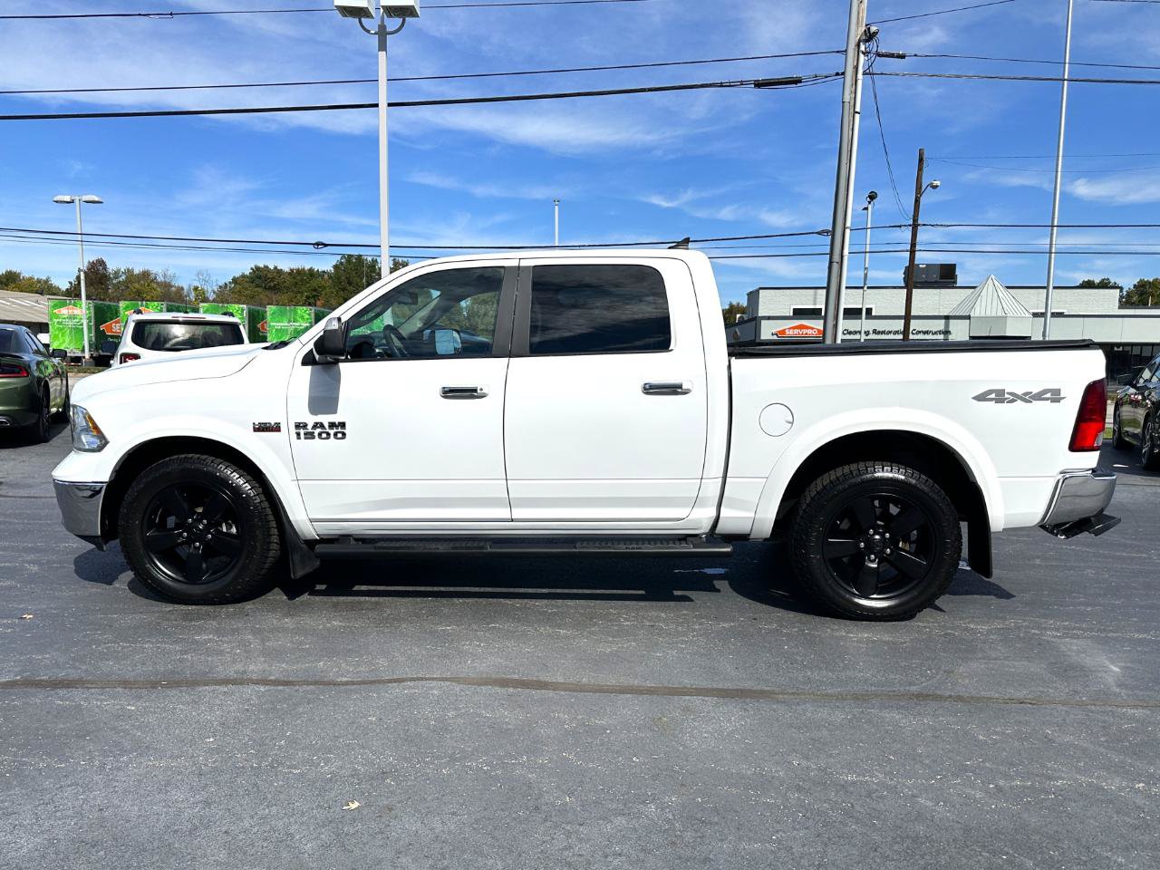 Used 2018 RAM 1500 SLT AWD/4WD image 9