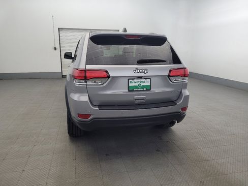Used 2021 Jeep Grand Cherokee Laredo image 6