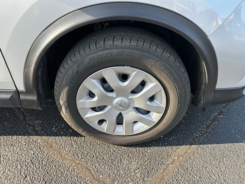 Used 2020 Nissan Rogue Sport S image 2