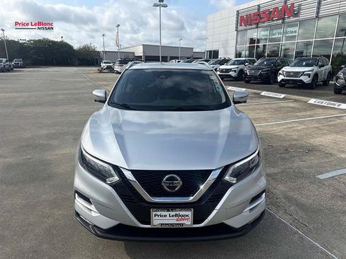 Used 2022 Nissan Rogue Sport SL w/ Premium Package AWD/4WD image 2