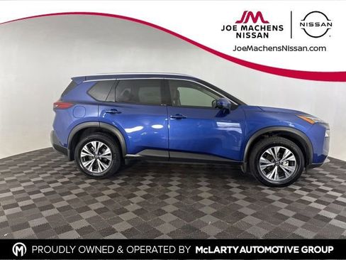 Certified 2021 Nissan Rogue SV w/ Premium Package image 5