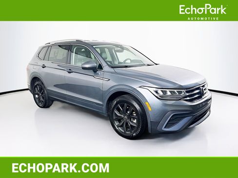 Used 2024 Volkswagen Tiguan SE image 1