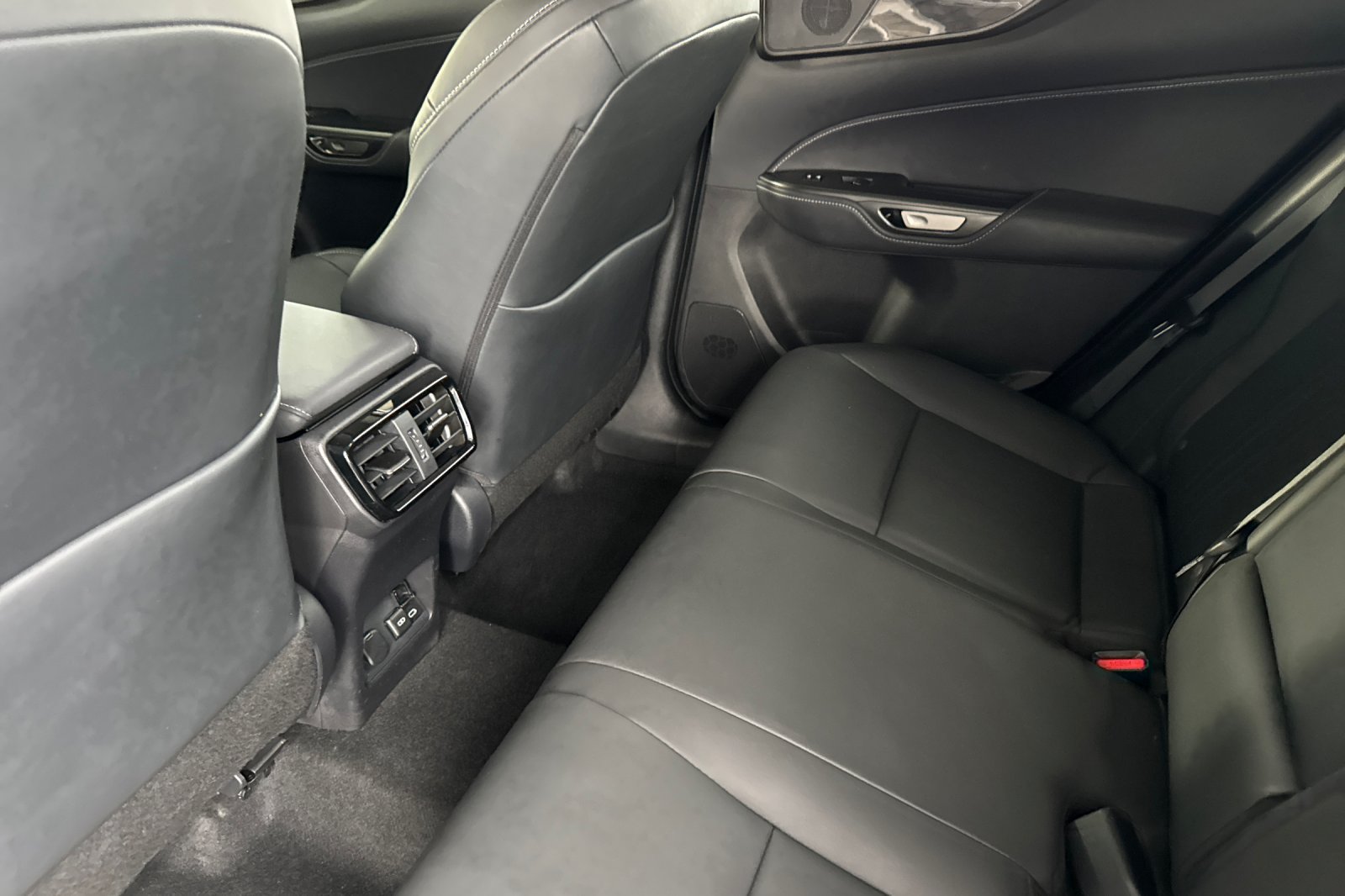 Used 2025 Lexus NX 250 FWD w/ Accessory Package (Z2) image 14