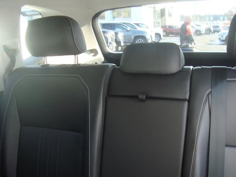 Used 2024 Volkswagen Tiguan SE image 18