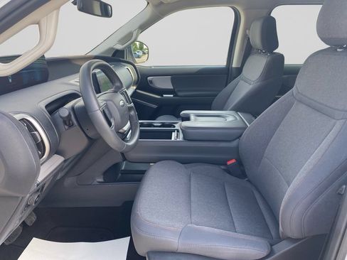 Used 2025 Ford Expedition Active AWD/4WD image 21