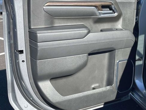 Used 2025 Chevrolet Silverado 1500 LT image 12