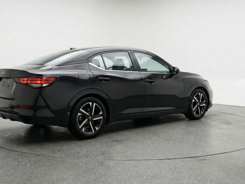 Used 2025 Nissan Sentra SV FWD image 9