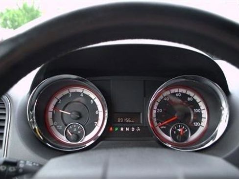 Used 2019 Dodge Grand Caravan SXT FWD image 12