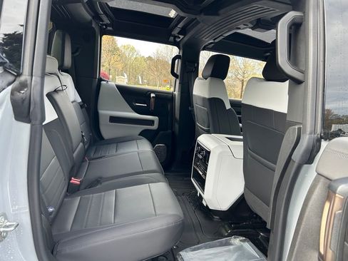 Used 2024 GMC Hummer EV 3X image 51