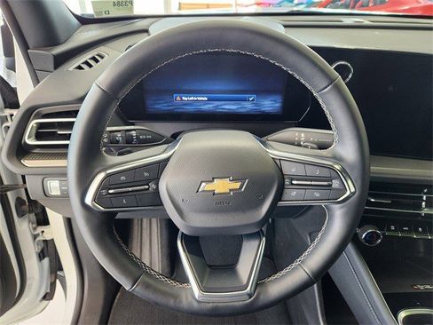 Certified 2025 Chevrolet Traverse LT image 8