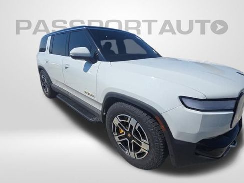 Used 2023 Rivian R1S Launch Edition image 2