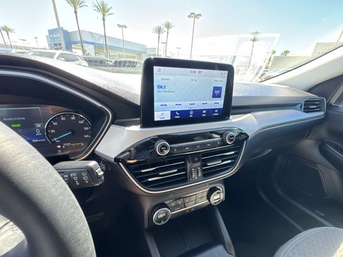 Used 2021 Ford Escape SE w/ Convenience Package FWD image 13