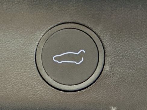 Used 2024 Tesla Model Y Long Range image 30