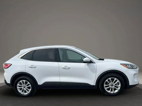 Used 2020 Ford Escape SE FWD image 4