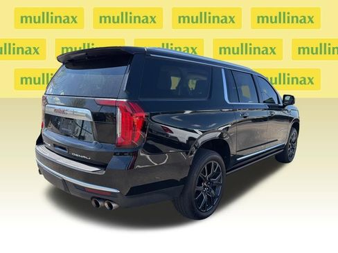 Used 2023 GMC Yukon XL Denali w/ Denali Reserve Package image 11