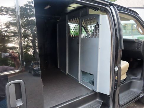Used 2020 Chevrolet Express 3500 RWD image 14