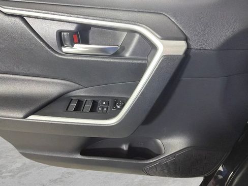 Used 2025 Toyota RAV4 XLE AWD/4WD image 25