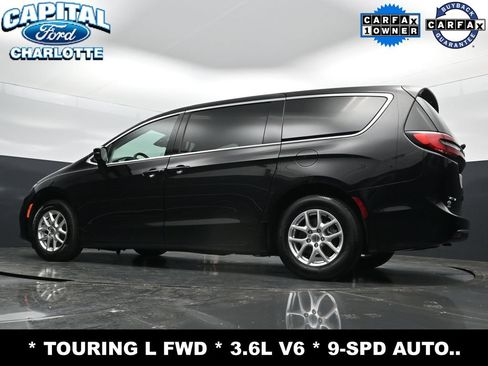 Used 2024 Chrysler Pacifica Touring-L FWD image 25