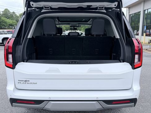 Used 2025 Ford Expedition Platinum AWD/4WD image 9