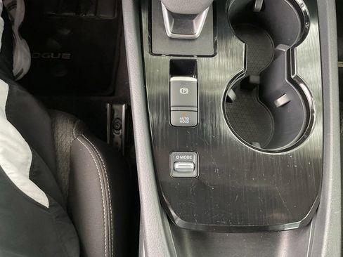 Used 2025 Nissan Rogue SV FWD image 20