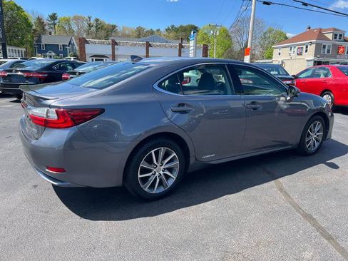Used 2016 Lexus ES 300h w/ Navigation System Package FWD image 4