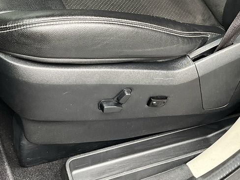 Used 2020 Dodge Grand Caravan SXT FWD image 9