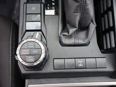 Used 2025 Toyota 4Runner TRD Off-Road image 31