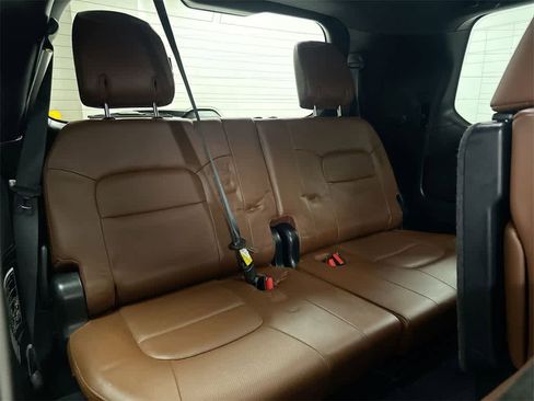 Used 2016 Toyota Land Cruiser image 23