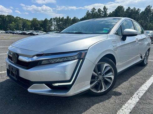 Used 2018 Honda Clarity Plug-In Hybrid image 2