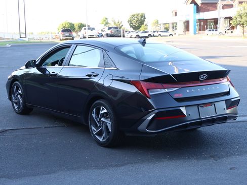 Used 2024 Hyundai Elantra Limited FWD image 7