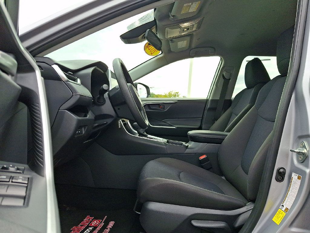 Certified 2025 Toyota RAV4 LE AWD/4WD image 14