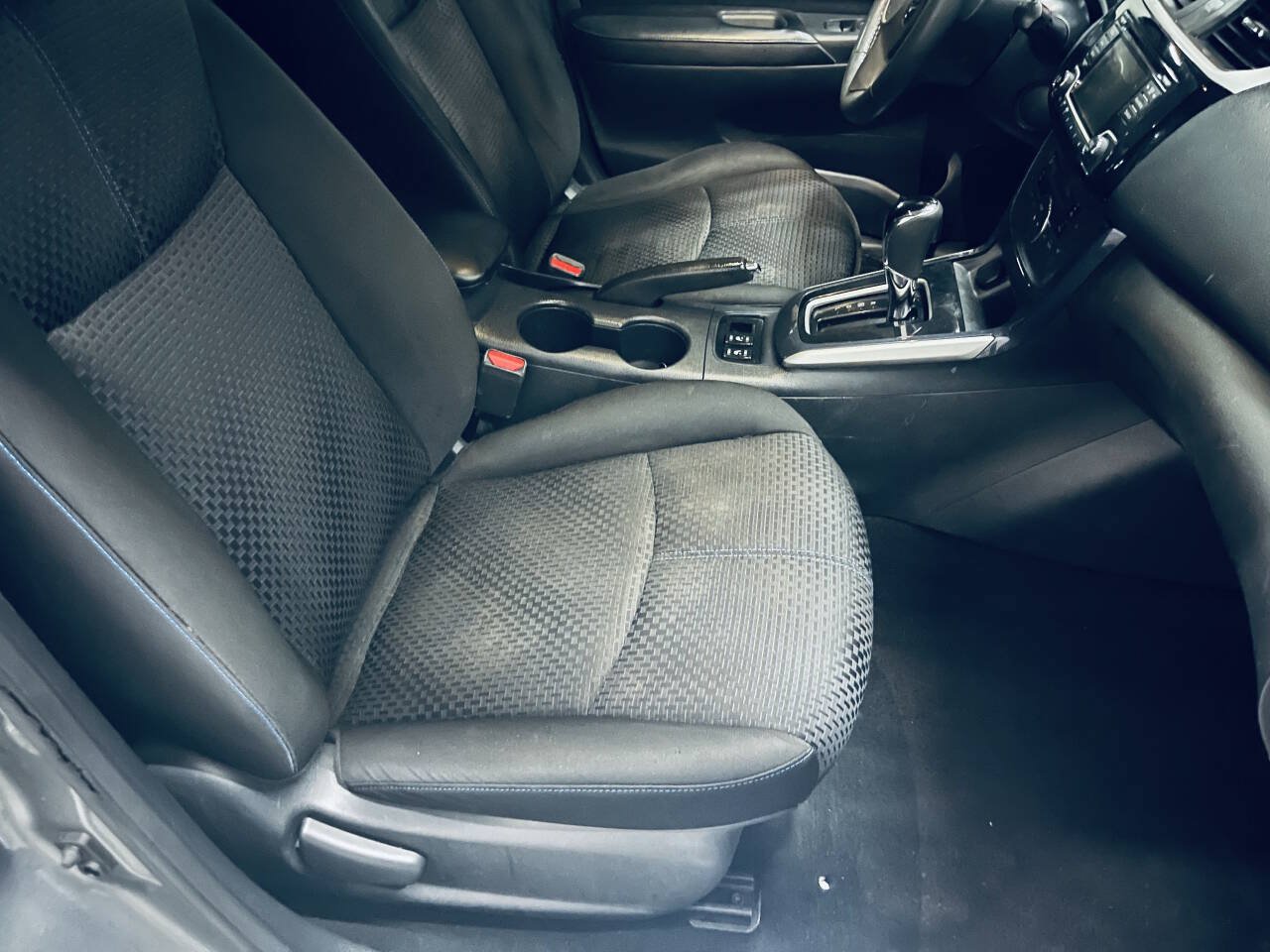 Used 2018 Nissan Sentra SR FWD image 22