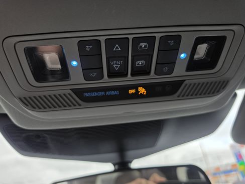 Used 2023 Ford Explorer XLT w/ Equipment Group 202A AWD/4WD image 34