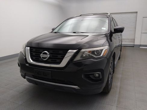 Used 2017 Nissan Pathfinder Platinum w/ Family Entertainment Package FWD image 15