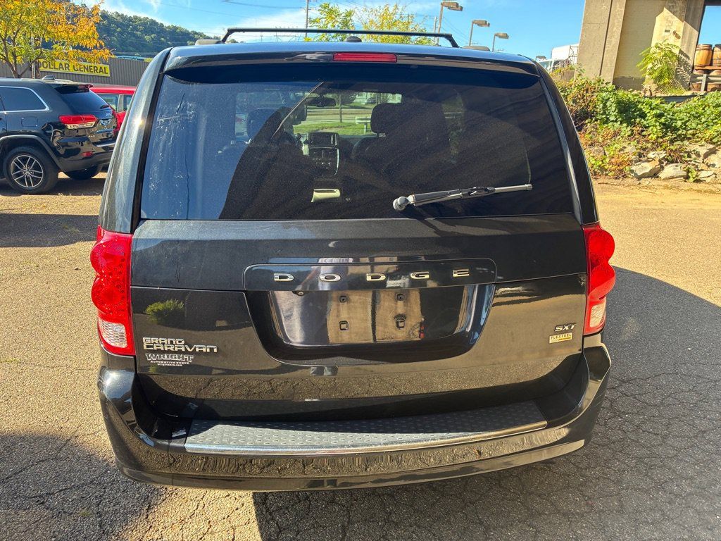 Used 2018 Dodge Grand Caravan SXT FWD image 4