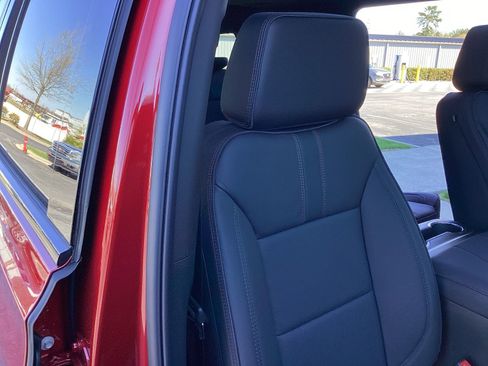 New 2026 Chevrolet Suburban RST w/ Comfort Package AWD/4WD image 19