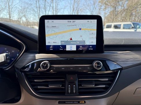 Used 2020 Ford Escape Titanium image 16