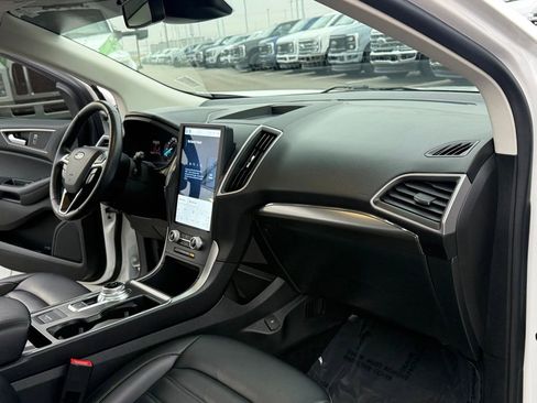 Used 2022 Ford Edge SEL w/ Convenience Package image 17
