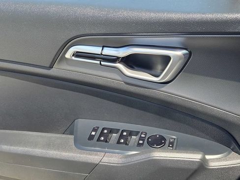 New 2026 Kia Sportage LX FWD image 15